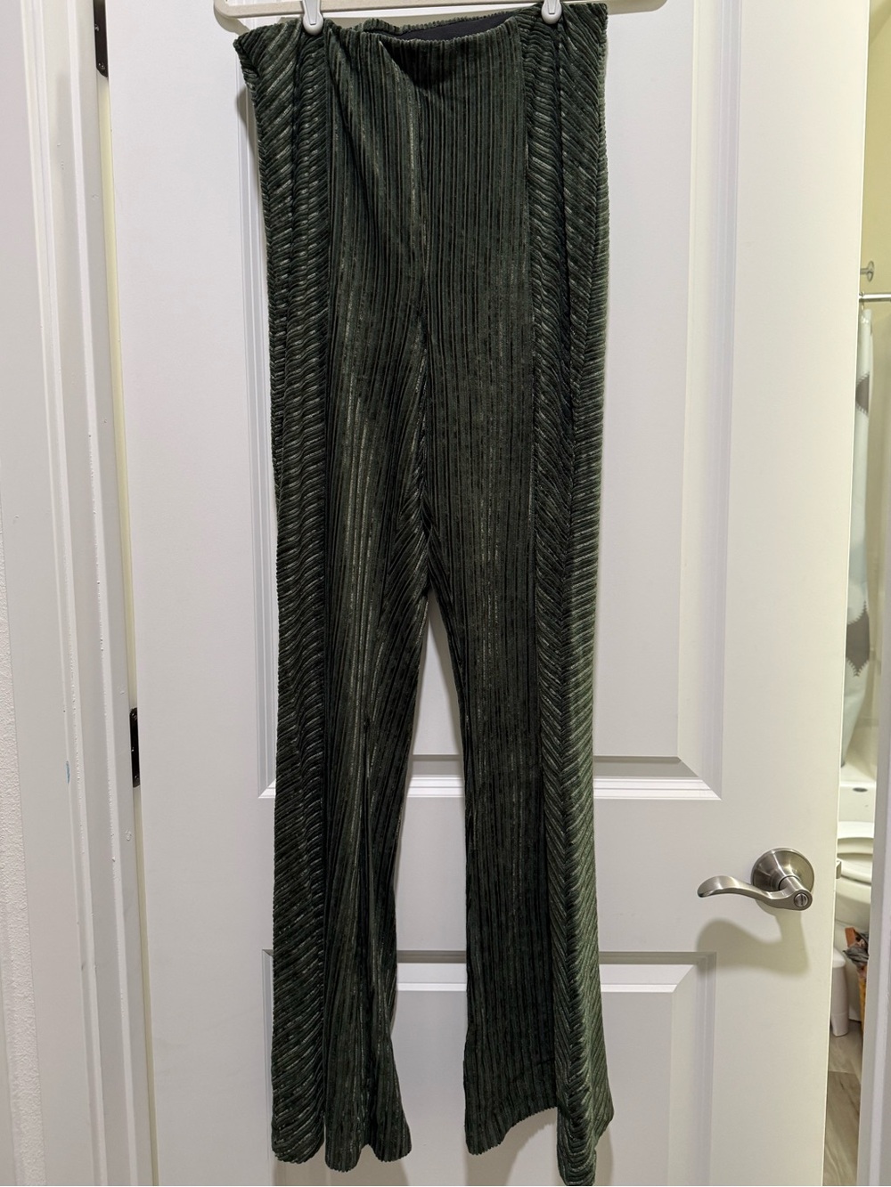 Free People Penny Pull-On Velvet Flared Pants
Olive Green